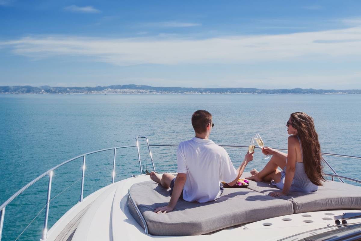 Explorez le monde à bord d'un yacht de luxe !